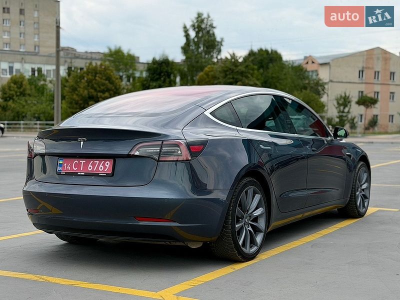 Седан Tesla Model 3 2018 в Тернополе