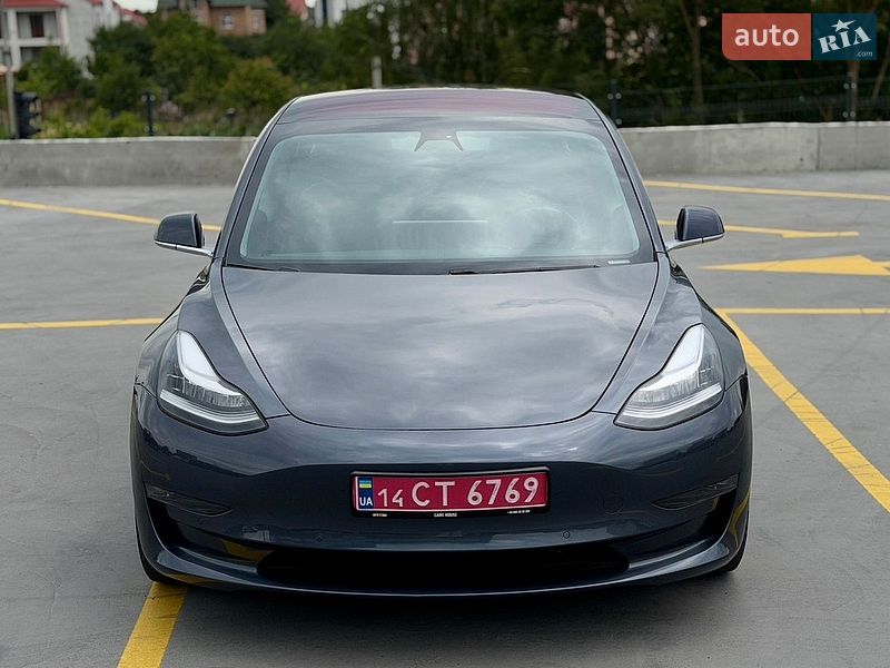 Седан Tesla Model 3 2018 в Тернополе