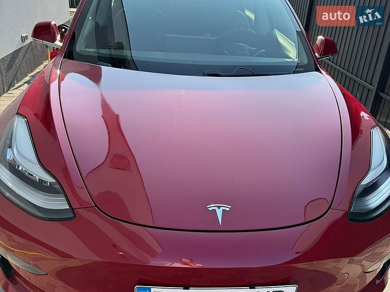 Седан Tesla Model 3 2019 в Луцьку