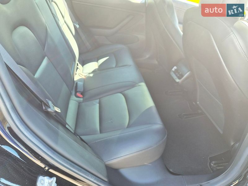 Седан Tesla Model 3 2019 в Дніпрі