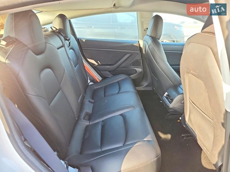 Седан Tesla Model 3 2020 в Тернополе