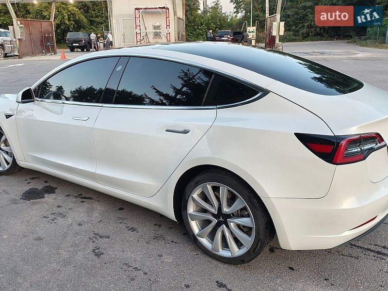 Седан Tesla Model 3 2020 в Киеве фото 4 Седан Tesla Model 3 2020 в Киеве