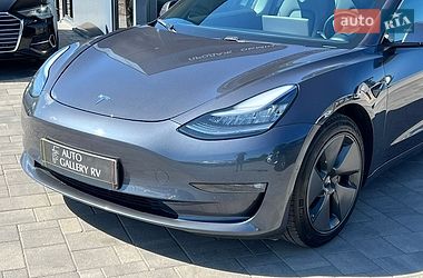 Седан Tesla Model 3 2020 в Рівному