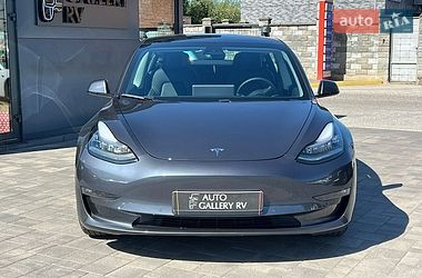 Седан Tesla Model 3 2020 в Рівному