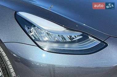 Седан Tesla Model 3 2020 в Рівному
