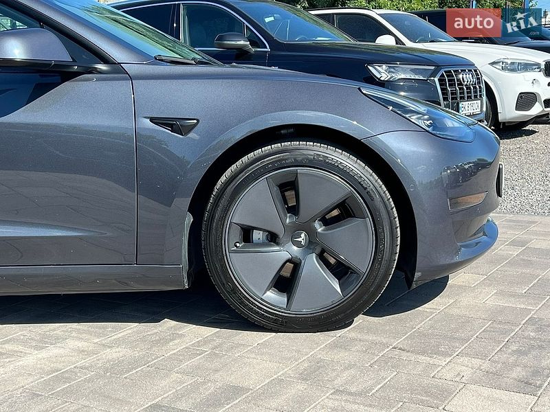 Седан Tesla Model 3 2020 в Рівному