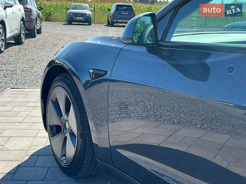 Седан Tesla Model 3 2020 в Рівному