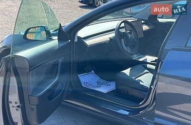 Седан Tesla Model 3 2020 в Рівному