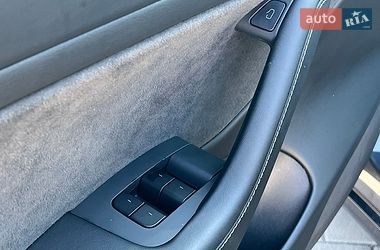 Седан Tesla Model 3 2020 в Рівному