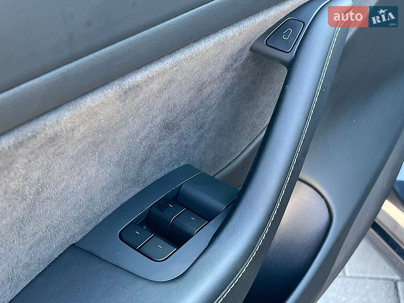 Седан Tesla Model 3 2020 в Рівному