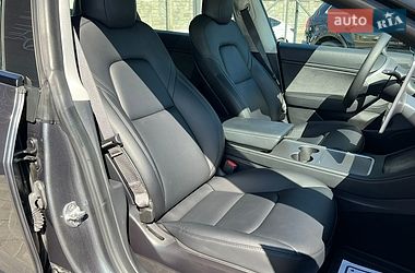 Седан Tesla Model 3 2020 в Рівному