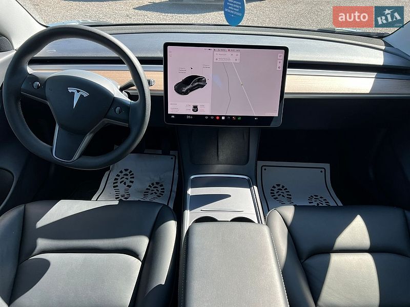Седан Tesla Model 3 2020 в Рівному