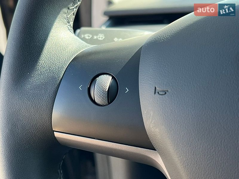 Седан Tesla Model 3 2020 в Рівному