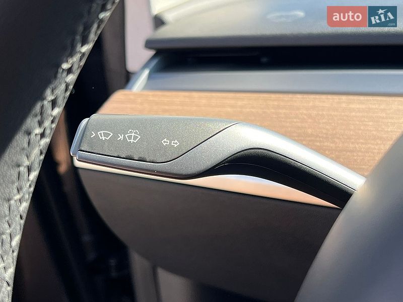 Седан Tesla Model 3 2020 в Рівному
