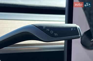 Седан Tesla Model 3 2020 в Рівному