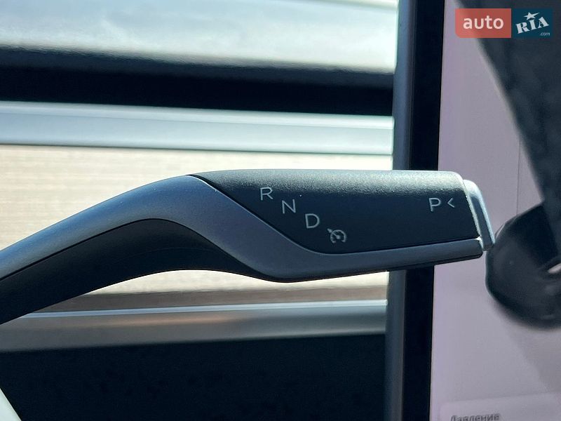 Седан Tesla Model 3 2020 в Рівному
