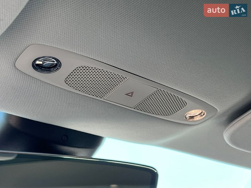 Седан Tesla Model 3 2020 в Рівному
