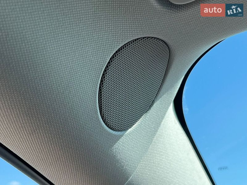Седан Tesla Model 3 2020 в Рівному