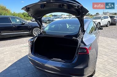 Седан Tesla Model 3 2020 в Рівному
