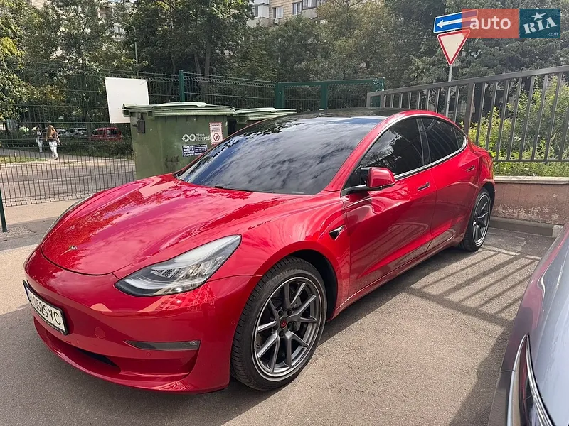 Tesla Model 3 2020