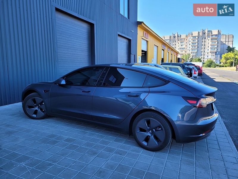 Седан Tesla Model 3 2023 в Черкассах