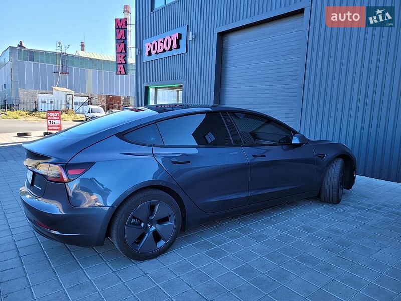 Седан Tesla Model 3 2023 в Черкассах