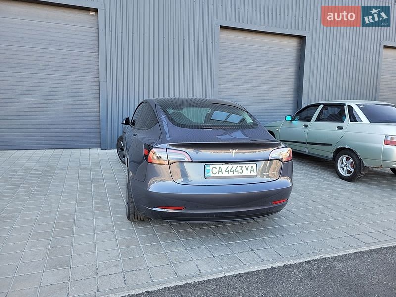 Седан Tesla Model 3 2023 в Черкассах