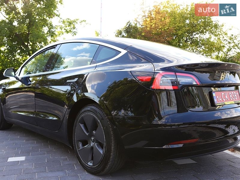 Седан Tesla Model 3 2018 в Дрогобыче