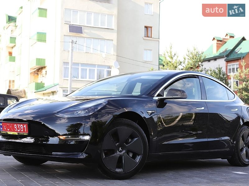Седан Tesla Model 3 2018 в Дрогобыче