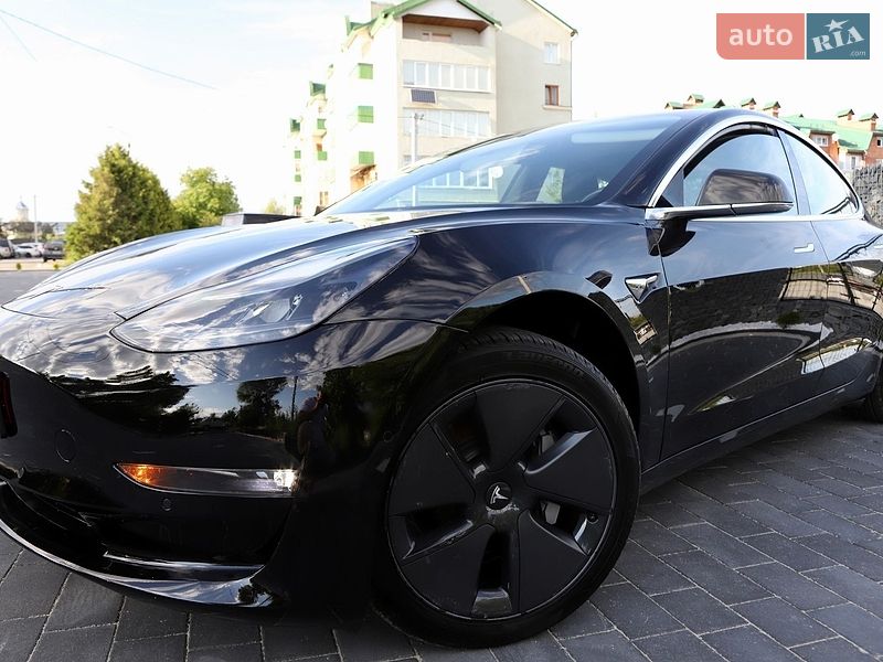 Седан Tesla Model 3 2018 в Дрогобыче