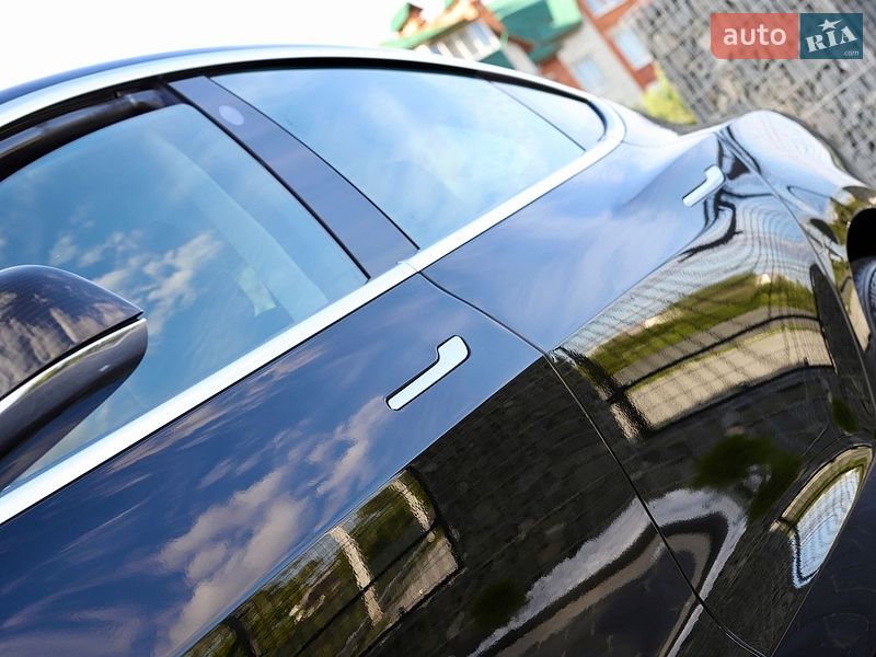Седан Tesla Model 3 2018 в Дрогобыче
