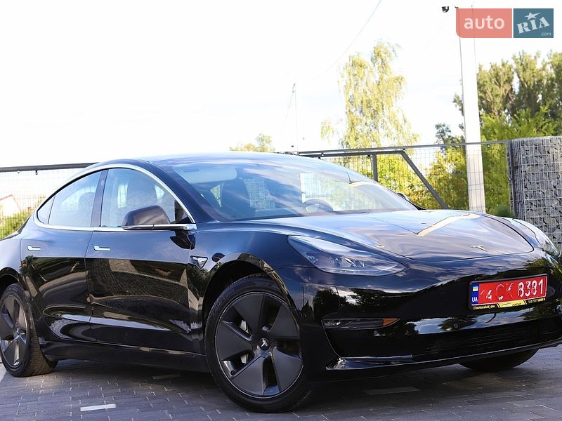 Седан Tesla Model 3 2018 в Дрогобыче
