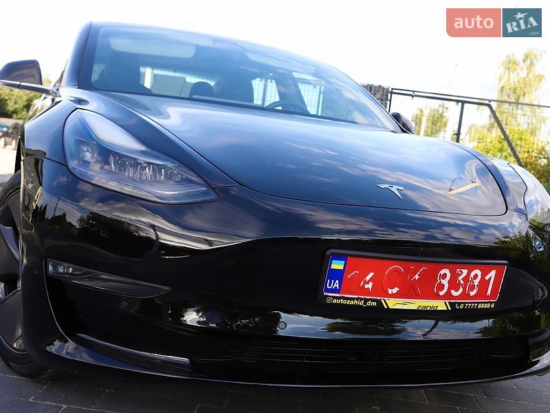 Седан Tesla Model 3 2018 в Дрогобыче