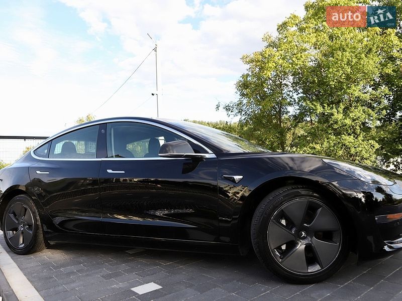 Седан Tesla Model 3 2018 в Дрогобыче