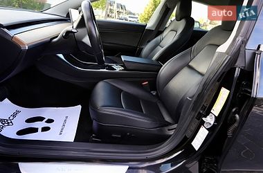 Седан Tesla Model 3 2018 в Дрогобыче