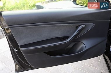 Седан Tesla Model 3 2018 в Дрогобыче