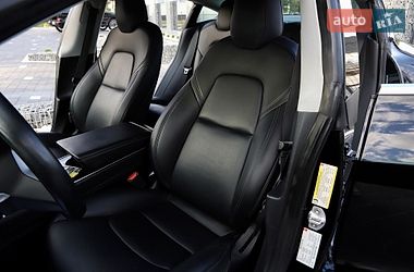 Седан Tesla Model 3 2018 в Дрогобыче