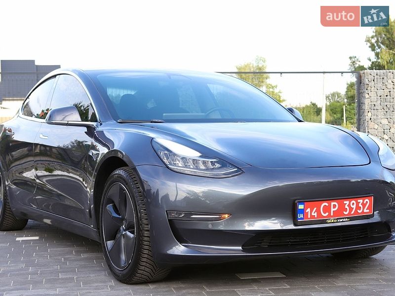 Седан Tesla Model 3 2018 в Дрогобыче
