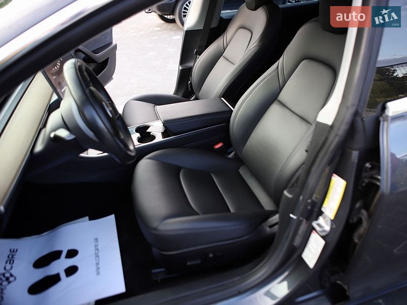 Седан Tesla Model 3 2018 в Дрогобыче