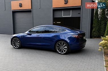 Седан Tesla Model 3 2020 в Києві