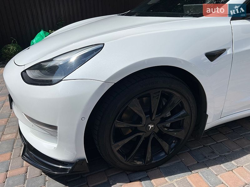 Седан Tesla Model 3 2018 в Киеве