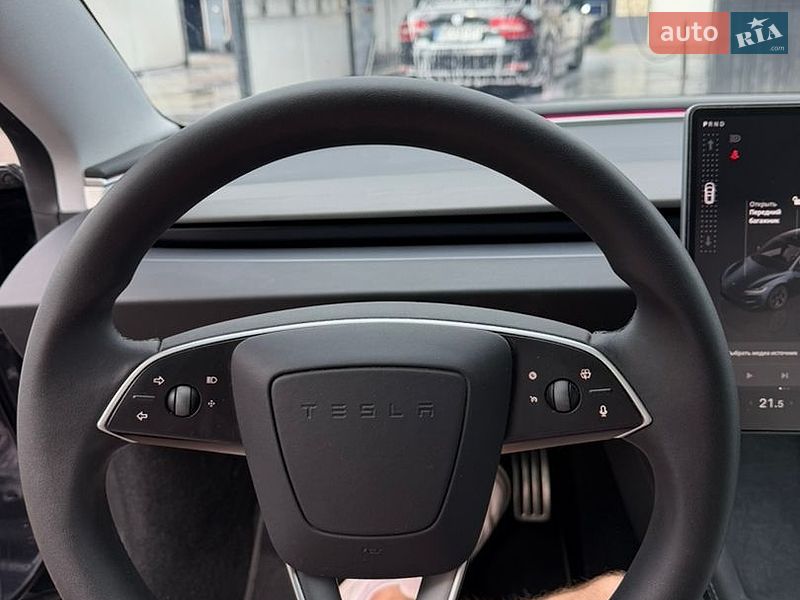 Седан Tesla Model 3 2024 в Киеве