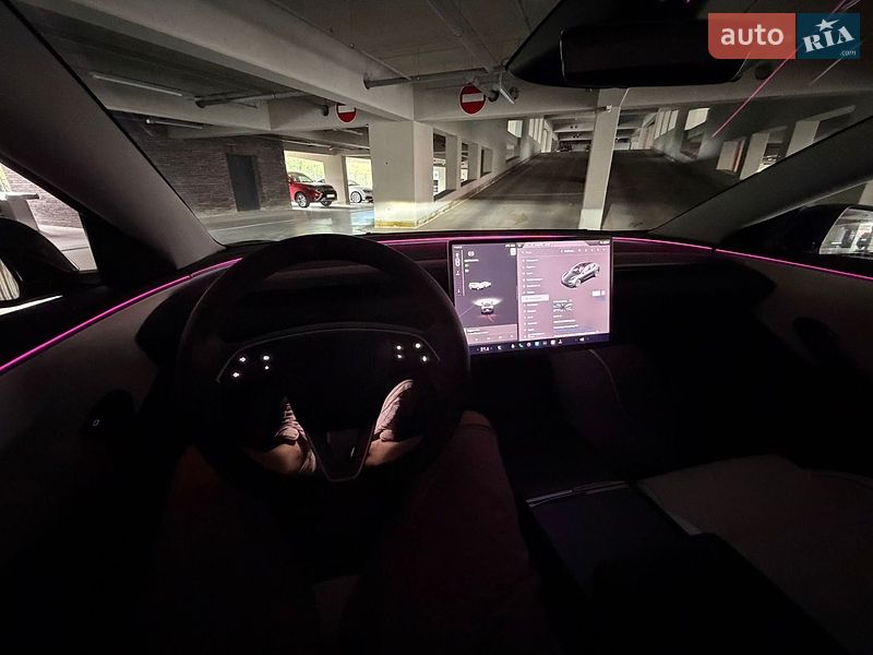 Седан Tesla Model 3 2024 в Киеве