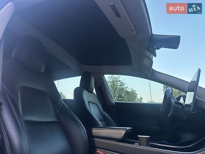 Седан Tesla Model 3 2018 в Вінниці