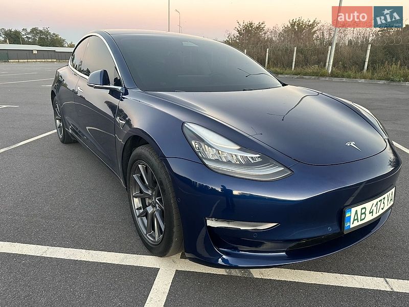 Седан Tesla Model 3 2018 в Вінниці