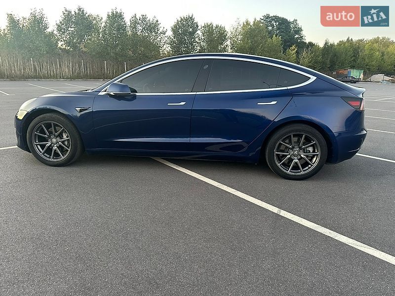 Седан Tesla Model 3 2018 в Вінниці