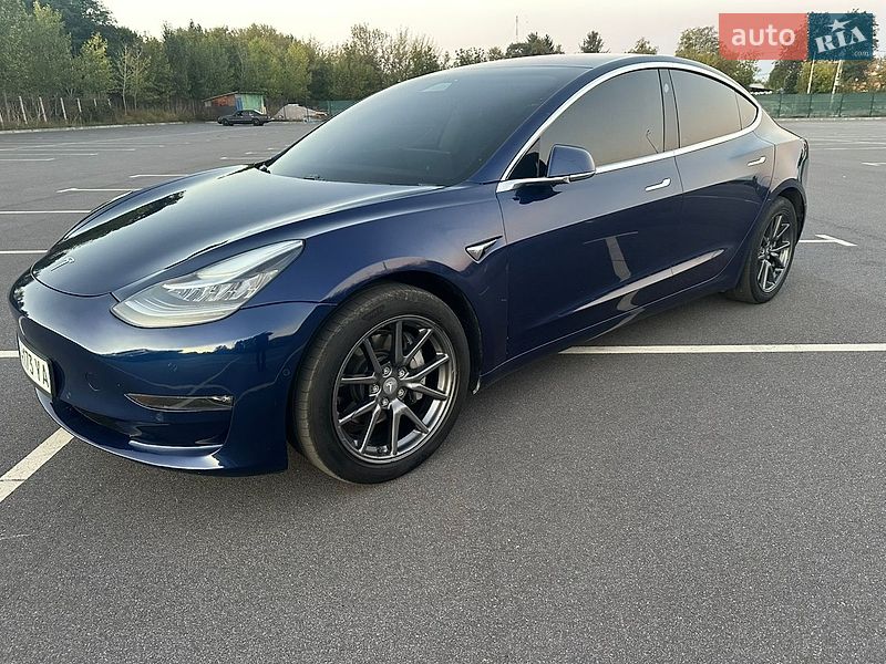 Седан Tesla Model 3 2018 в Вінниці