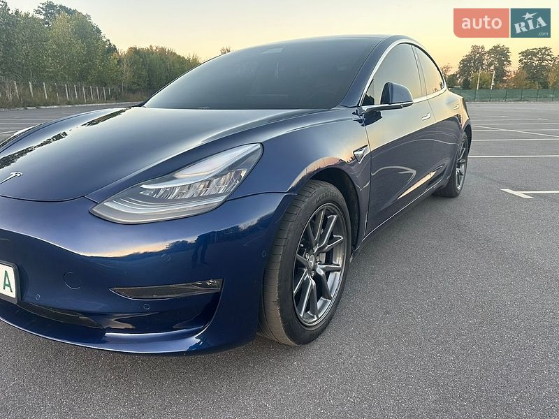Седан Tesla Model 3 2018 в Вінниці