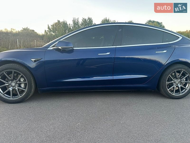 Седан Tesla Model 3 2018 в Вінниці