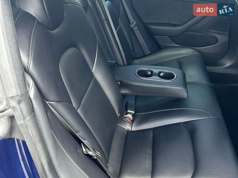 Седан Tesla Model 3 2018 в Вінниці